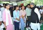 कोरोना से अपने माता-पिता को खोने वाले बच्चों से मिले CM अशोक गहलोत