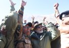 प्रधानमंत्री नरेन्द्र मोदी ने जवानों के साथ मनाया दीपावली का त्योहार