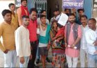 दबंगों द्वारा दलित से जबरदस्ती लिया गया काम, थ्रेसिंग करते हुए कट गया हाथ न्याय के लिए दर-दर भटक रहा
