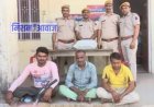 करौली: तीन शातिर चोर पुलिस गिरफ्त में, चोरी के 17 मोबाइल बरामद