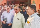 संभागीय आयुक्त ने किया सूरौठ तहसील कार्यालय का निरीक्षण, अधीनस्थों को दिए दिशा निर्देश