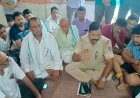 कपड़ा व्यापारी के घर हुई चोरी की वारदात का खुलासा करने की मांग को लेकर सूरौठ में सर्व समाज की बैठक आयोजित