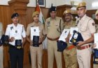 ईमानदारी और उत्कृष्ट सेवा का सम्मान: जयपुर पुलिस कमिश्नर ने 6 पुलिसकर्मियों और एक ई-रिक्शा चालक को किया सम्मानित
