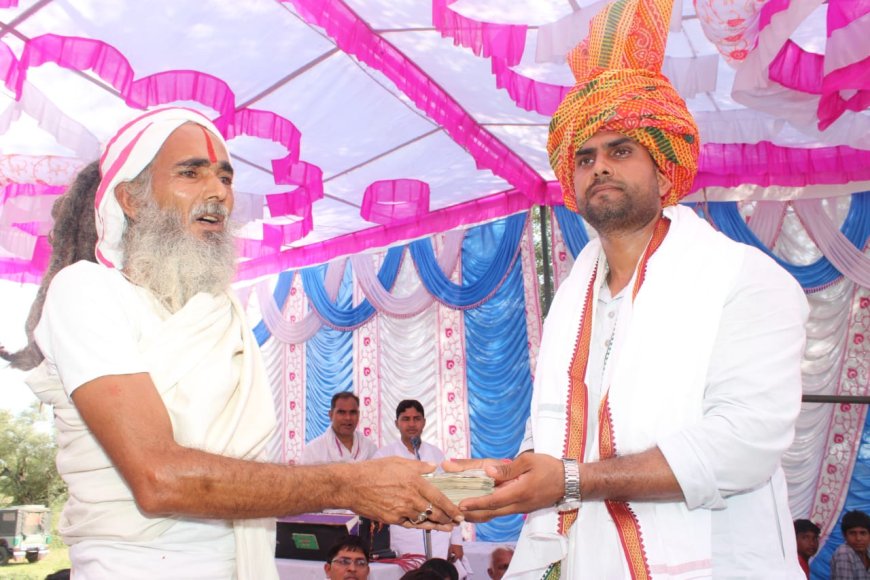 मीना दांत का पुरा में मंदिर विकास के लिए रविन्द्र मीना ने दिया 1 लाख 51 हजार का सहयोग