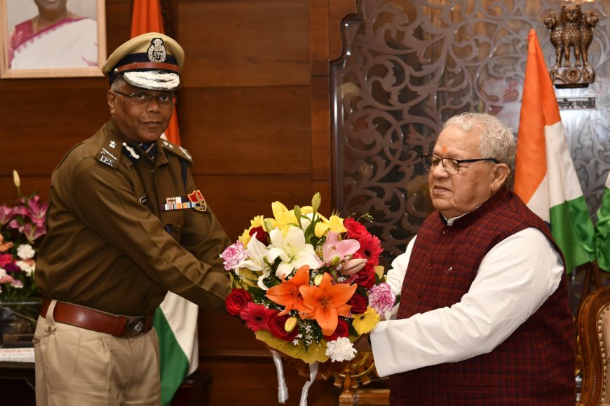 राज्यपाल से पुलिस महानिदेशक साहू ने की शिष्टाचार भेंट