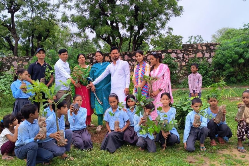 दादूदयाल नगर पार्क में किया वृक्षारोपण