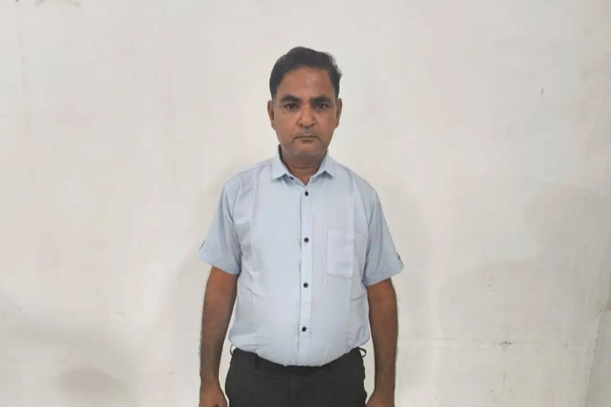 करौली में पटवार हल्का महाराजपुरा पटवारी दीपक कुमार जैमनी 17 हजार रिश्वत लेते रंगे हाथों गिरफ्तार