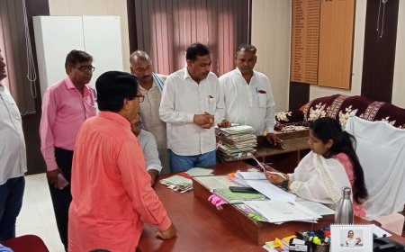 Bharatpur: हीरादास सर्किल को अंबेडकर सर्किल (Ambedkar Circle) करने की मांग को लेकर दिया कलेक्टर को ज्ञापन