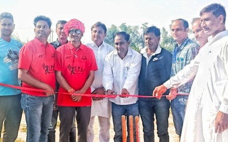 सूरौठ में क्रिकेट प्रतियोगिता का हुआ शुभारंभ