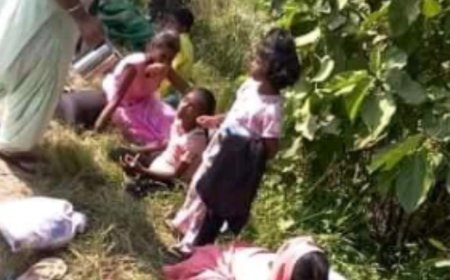 गजरौला में अनियंत्रित टेम्पो पलटा, 6 गंभीर घायल