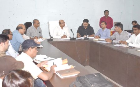 अतिरिक्त संभागीय आयुक्त ने की फ्लैगशिप योजनाओं की समीक्षा