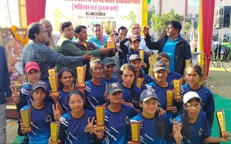 अंतर महाविद्यालय सॉफ्टबॉल प्रतियोगिता का मेजबान निर्मल डिग्री कॉलेज बना पुरुष ब महिला चैंपियन