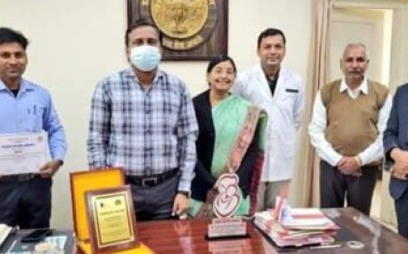 डी.ई.आई.सी. सेंटर दमोह को सर्वश्रेष्ठ सेवा संचालन के लिए राज्य स्तर पर किया गया सम्मानित