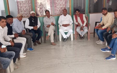 भारत जोड़ो यात्रा को लेकर राहुल प्रियंका गांधी सेना कांग्रेस करौली के कार्यकर्ताओं की मीटिंग आयोजित