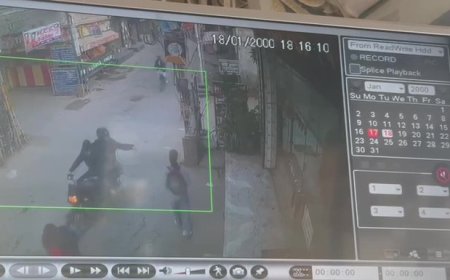 छात्रा पर फेका तेजाब, घटना सीसीटीवी में कैद , पुलिस ने एक को लिया हिरासत में