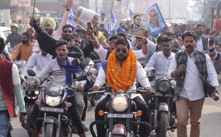 वाराणसी में संविधान बचाओ यात्रा आरक्षण जमीन वापस करो आंदोलन में उमड़ा जनसैलाब