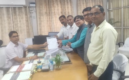 डॉ आंबेडकर अनुसूचित जाति अधिकारी कर्मचारी एसोसिएशन (आजाक) ने व्याख्याता पृथ्वीराज बैरवा की बहाली को लेकर मुख्यमंत्री के नाम जिला कलेक्टर को सौंपा ज्ञापन