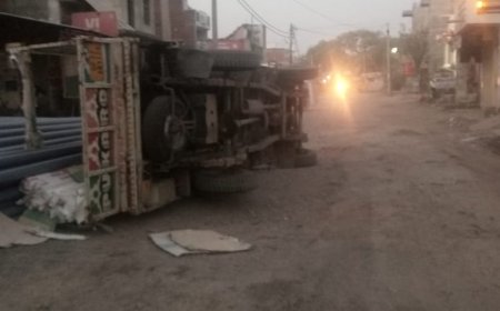 Fatehpur News : पीडब्ल्यूडी कि घोर लापरवाही से औगासी रोड में हो रहे आए दिन हादसे