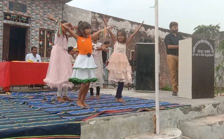 लांगरा ( गुरदह ) : विद्यालय में मनाया स्वतंत्रता दिवस, प्रतिभाशाली छात्रों को किया सम्मानित