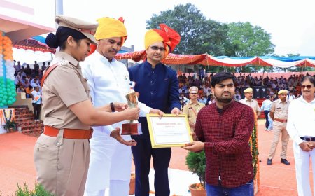 ब्लड डोनेशन के क्षेत्र में सराहनीय कार्य करने पर पुष्पेंद्र जिला स्तर पर हुए सम्मानित