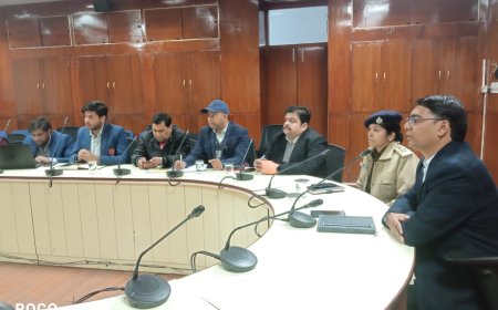 करौली जिला प्रशासन की अपील बस एवं ट्रक एसोसिएशन हड़ताल समाप्त कर काम पर लौटे