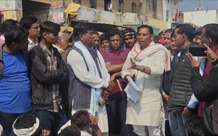 Karauli : अवैध बजरी से भरी ट्रैक्टर-ट्रॉली ने बाइक सवार युवक को कुचला, परिजन धरने पर बैठे, विधायक हंसराज मीणा की सहमति से धरना हुआ समाप्त