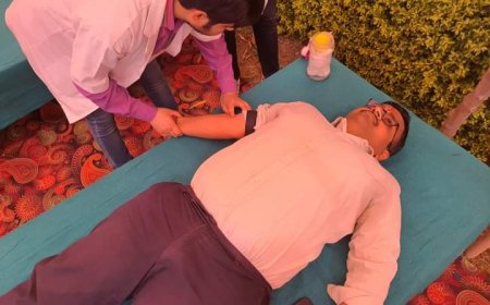 करौली न्यूज । न्यायालय परिसर मे रक्तदान शिविर आयोजित, एसपी और कलेक्टर ने किया रक्तदान