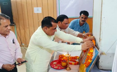 Karauli News: राष्ट्रीय शिक्षक दिवस के अवसर पर जिला स्तरीय शिक्षक सम्मान एवं पीसी टेबलेट वितरण समारोह का आयोजन