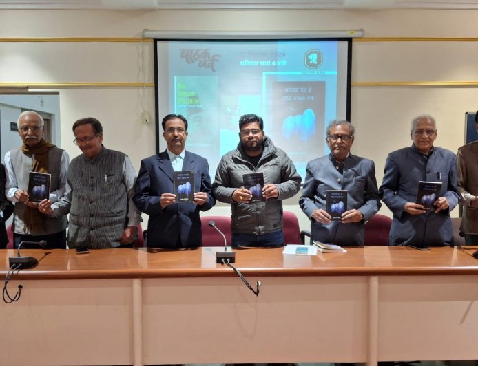 जीवित मनुष्य की तरह बर्ताव करती है कविता की परछाई: मनमीत