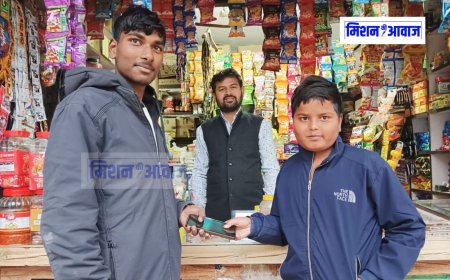 Karauli News : मोबाइल लौटाकर बालक नैतिक चौधरी ने दिया ईमानदारी का परिचय
