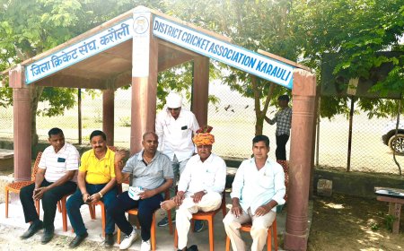 करौली जिला क्रिकेट संघ की एड हॉक कमेटी के संयोजक विधायक दर्शन सिंह ने खेल संकुल क्रिकेट मैदान का निरीक्षण किया