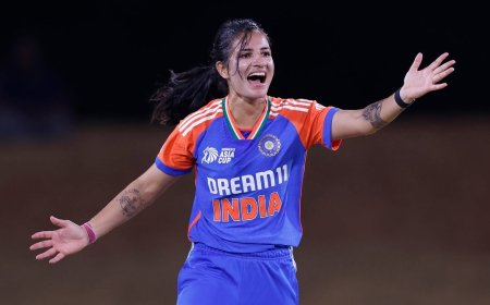 रेणुका सिंह ठाकुर: पिता के सपनों को साकार करती भारत की तेज गेंदबाज़ । Renuka Singh Thakur Biography