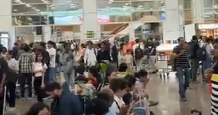 जयपुर-बेंगलुरु फ्लाइट में घंटों की देरी, इंजन खराबी के चलते एयर इंडिया एक्सप्रेस ने उड़ान रद्द की – यात्रियों में नाराज़गी