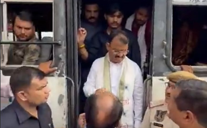 उपमुख्यमंत्री प्रेमचंद बैरवा ने किया करौली बस स्टैंड का औचक निरीक्षण