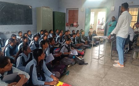 Karauli News- राजकीय उच्च माध्यमिक विद्यालय सपोटरा में बालिकाओं को दी कानूनी जानकारी