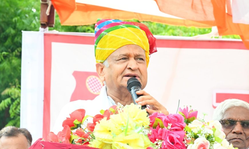 हिंडौन जाते समय अशोक गहलोत का जोरदार स्वागत, बजरी को लेकर सरकार बरसे