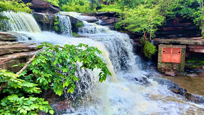 करौली - बारिशों में खूबसूरती से सजा शीतला माता झरना, गुरदह
