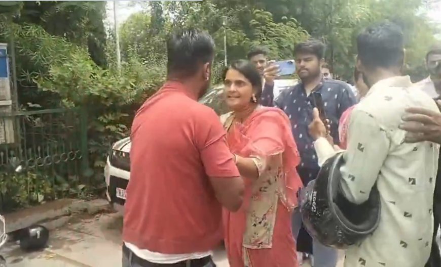 Rajasthan News : जोधपुर में पत्नी ने पति की सरेआम पिटाई की, विवाद की वजह बनी साली