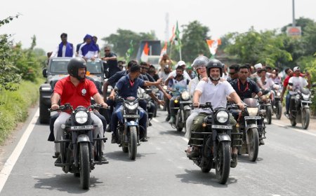 Voter Adhikar Yatra: बिहार की सड़कों पर पहली बार राहुल-प्रियंका की बुलेट राइड ने मचाई हलचल