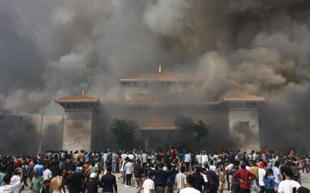 नेपाल में अशांति का तीसरा दिन: हिंसा, आगजनी और कैदियों के फरार होने से हड़कंप