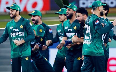 एशिया कप 2025 फाइनल: सूर्यकुमार यादव 1 रन बनाकर आउट, तकनीकी खराबी से मैच रुका