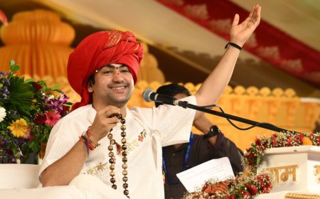 धीरेंद्र कृष्ण शास्त्री ने हालिया पत्थरबाजी पर उठाए सवाल, धर्मांतरण पर सख्त कानून की बात की