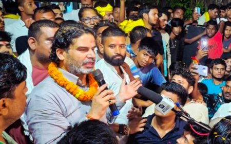 तेजस्वी के गढ़ में प्रशांत किशोर की एंट्री, चुनावी शक्ति प्रदर्शन पर आचार संहिता उल्लंघन का केस