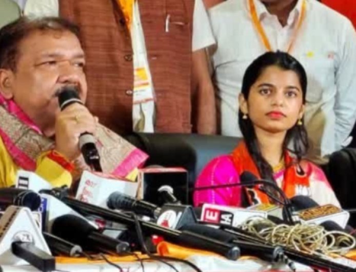 बीजेपी ने मैथिली ठाकुर को दरभंगा की अलीनगर सीट से प्रत्याशी बनाया, चुनावी मुकाबला दिलचस्प