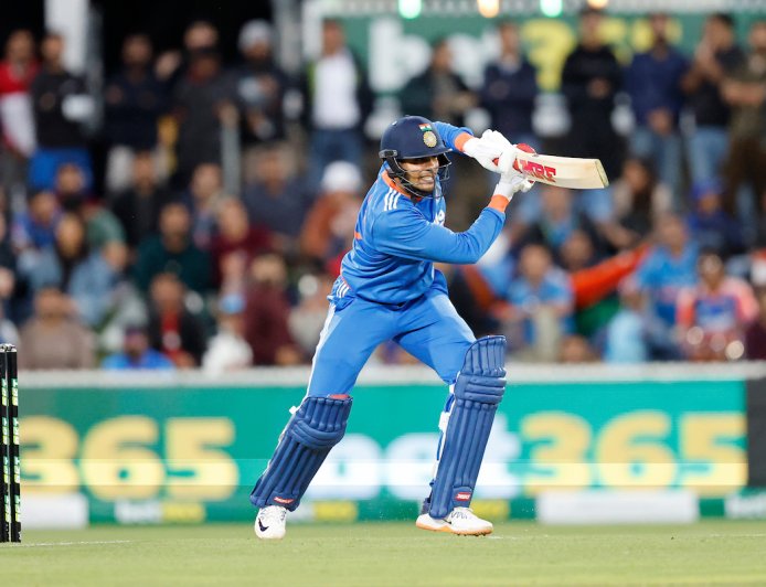 Ind vs aus 1st T20I : सीरीज का पहला मुकाबला बारिश के कारण प्रभावित, भारत 97/1 पर मजबूत स्थिति में