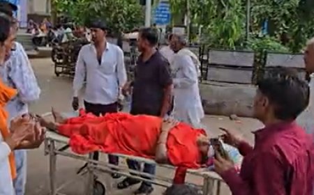 करौली में बड़ा हादसा: पानी की बोतल उठाते समय ड्राइवर का संतुलन बिगड़ा, श्रद्धालुओं से भरी ट्रैक्टर-ट्रॉली पलटी; 20 से अधिक घायल, 7 की हालत गंभीर