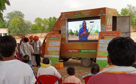 गाँव की चौपाल पर पहुँचा विकास: करौली में 'ग्राम रथ' से बदली किसानों की तकदीर, पटोंदा के किसानों ने पेश की मिसाल