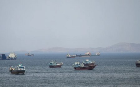 स्ट्रेट ऑफ होर्मुज के पास भारतीय मालवाहक जहाज में लगी आग; 1 की मौत, 4 घायल