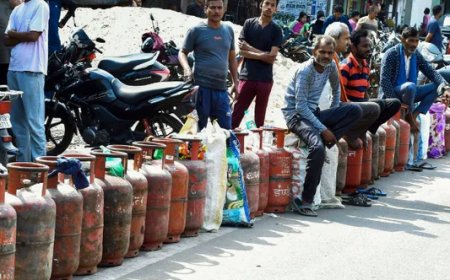 LPG, PNG Prices Today: घरेलू और कमर्शियल गैस सिलेंडर के दाम जारी, जानिए दिल्ली-मुंबई समेत आपके शहर के ताजा रेट्स