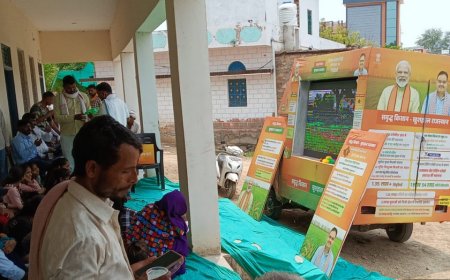 करौली: 'ग्राम रथ' से गांव-गांव पहुंचेगी सरकारी योजनाएं; लोक कलाकार और डिजिटल माध्यमों से ग्रामीणों को किया जा रहा जागरूक